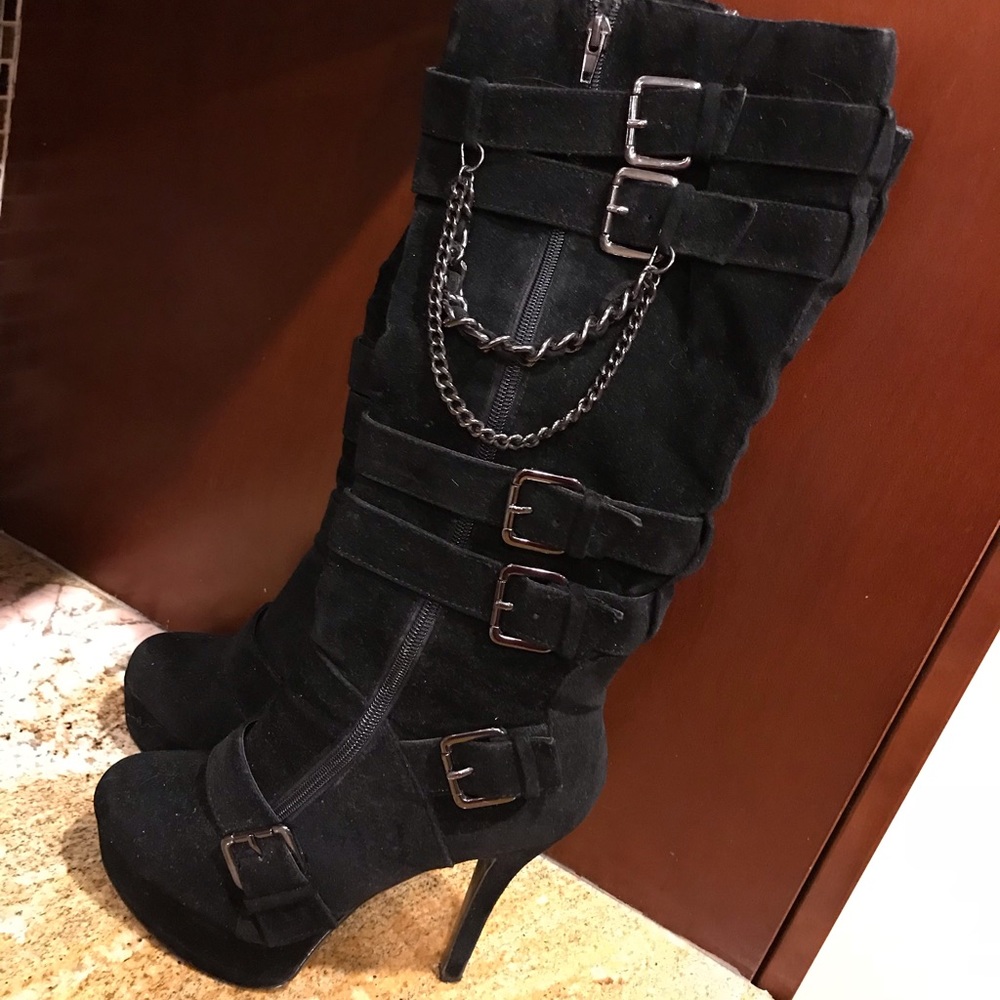 Belted & Chain Stiletto Suede Boot 👢 - Picture 3 of 8